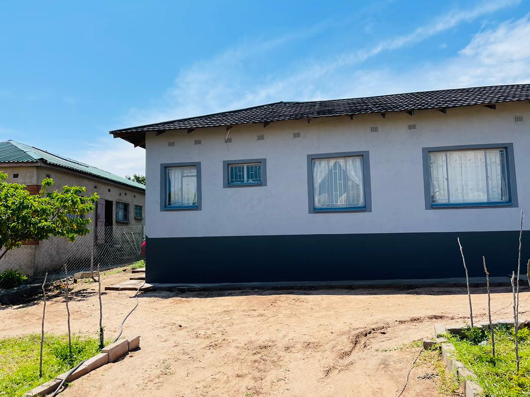 sunshine-guest-house-binga-outside (4)