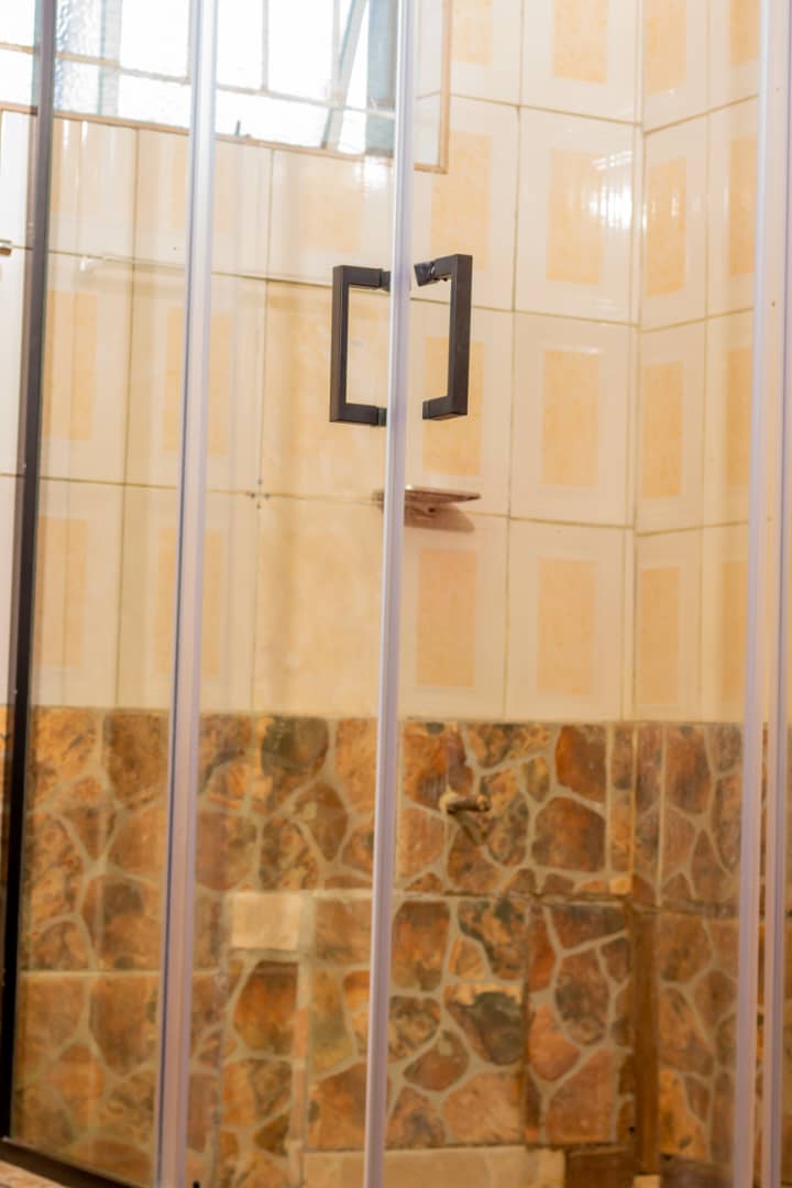 sunshine-guest-house-binga-shower-area