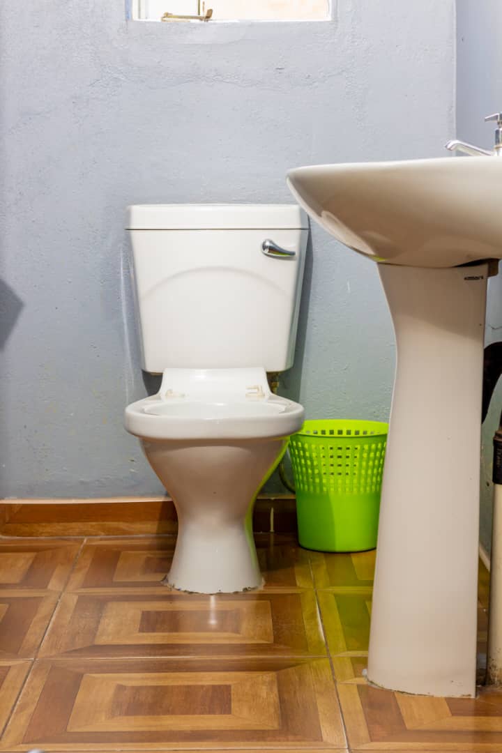 sunshine-guest-house-binga-toilet-sink